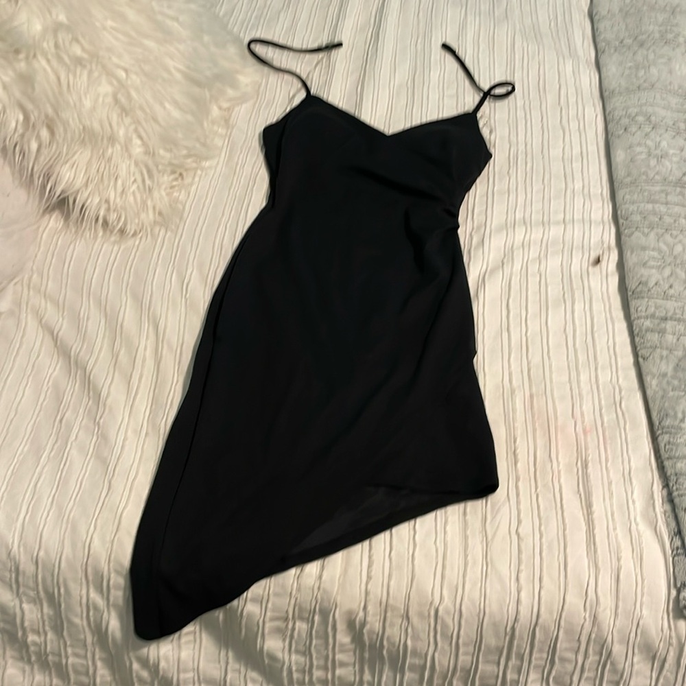Brand: Derek Heart, Size: M, Color: Black, V-neck.